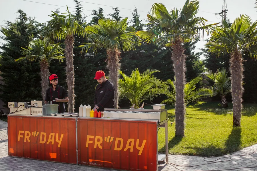 Выездная станция кейтеринга FRYDAY